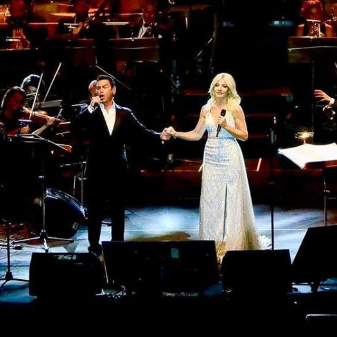 Aliki & Mario Frangoulis performing in Turkey